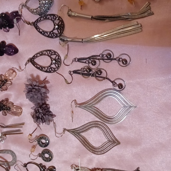 Earrings, earrings, earrings - Picture 3 of 8